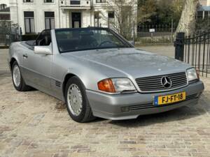 Immagine 1/8 di Mercedes-Benz 300 SL (1992)