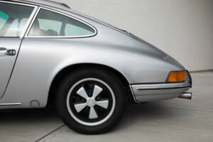 Image 22/27 of Porsche 911 2.0 T (1969)