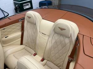 Bild 10/19 von Bentley Continental GTC W12 (2012)