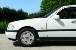 Bild 17/50 von Mercedes-Benz C 200 Kompressor (1996)