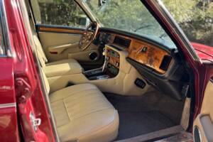 Immagine 13/41 di Jaguar XJ 12 (1990)