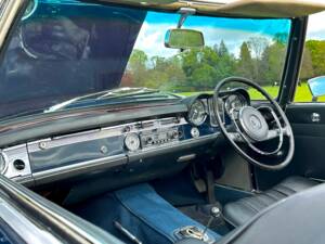 Image 30/50 de Mercedes-Benz 230 SL (1967)