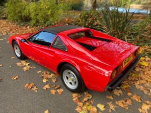 Immagine 13/50 di Ferrari 308 GTS Quattrovalvole (1983)