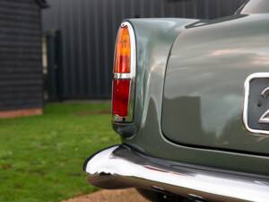 Image 35/42 de Aston Martin DB 4 GT (1959)