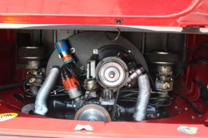 Image 19/22 of Volkswagen T2a minibus L (1970)