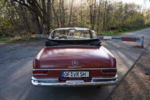 Afbeelding 5/14 van Mercedes-Benz 220 SE b (1963)