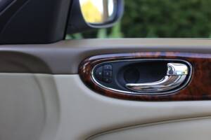 Imagen 61/77 de Jaguar XJ 8 4.2 (2005)