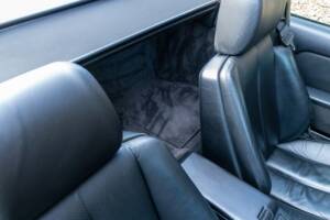 Image 36/50 of Mercedes-Benz 500 SL (1991)