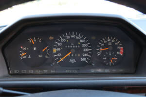 Image 38/39 of Mercedes-Benz 300 CE-24 (1992)