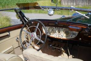 Bild 24/45 von Mercedes-Benz 540 K Cabriolet A (1937)
