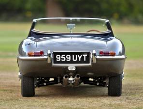 Immagine 36/50 di Jaguar E-Type 3.8 (1962)