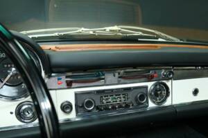 Bild 21/50 von Mercedes-Benz 230 SL (1967)