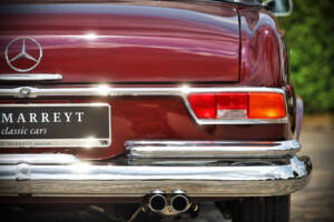 Immagine 59/71 di Mercedes-Benz 220 SE b (1961)