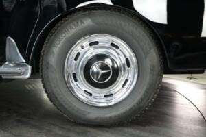 Image 29/30 of Mercedes-Benz 300 d (1958)