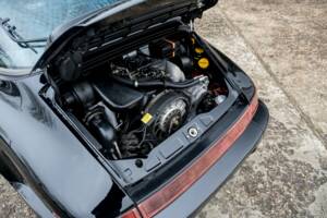 Bild 28/29 von Porsche 911 Carrera 2 (1990)