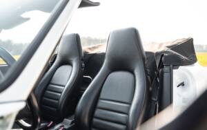 Image 26/48 of Porsche 911 Carrera 4 (1992)