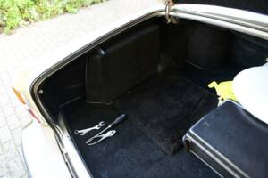 Image 43/50 of Rolls-Royce Silver Shadow II (1977)