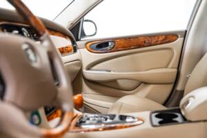 Bild 15/32 von Jaguar XJ 8 3.5 (2005)