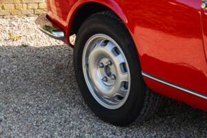 Image 18/50 of Alfa Romeo Giulia 1600 Spider (1963)