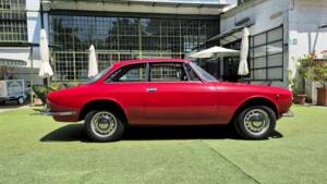 Afbeelding 11/63 van Alfa Romeo Giulia GT 1300 Junior (1971)