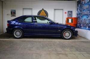 Image 31/33 of BMW 323ti Compact (1999)