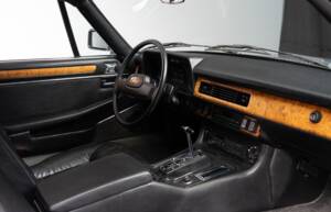 Image 14/26 of Jaguar XJ-S V12 Lynx Eventer (1985)