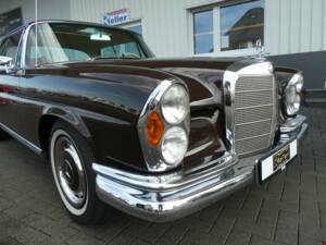 Image 17/21 of Mercedes-Benz 280 SE (1969)