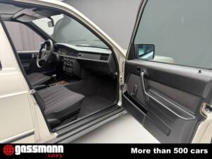 Bild 14/15 von Mercedes-Benz 190 E (1985)