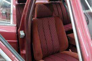 Bild 34/50 von Mercedes-Benz 260 SE (1990)
