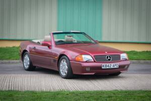 Image 8/28 of Mercedes-Benz 500 SL (1992)