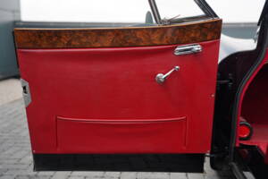 Image 15/50 of Jaguar XK 140 DHC (1956)