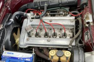 Image 13/15 of Alfa Romeo Giulia GT 1300 Junior (1971)