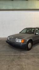 Bild 6/81 von Mercedes-Benz 250 TD (1992)