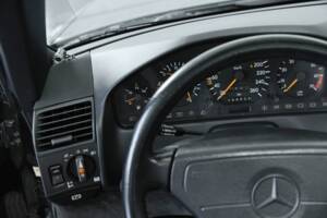 Image 30/50 of Mercedes-Benz 600 SL (1993)