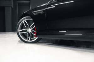 Image 12/38 of Aston Martin Virage (2012)