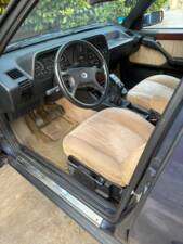 Image 12/20 of Lancia Thema Station Wagon 16V (1992)