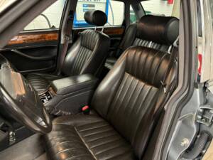 Image 8/19 of Jaguar XJ 40 4.0 (1993)