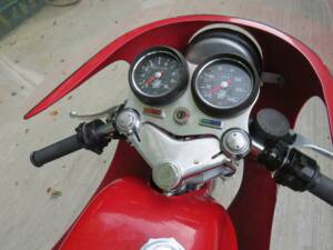 Bild 13/45 von MV Agusta 125 Sport (1976)