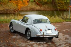 Image 2/31 of Jaguar XK 150 FHC (1958)