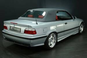 Immagine 6/50 di BMW 328i (1997)