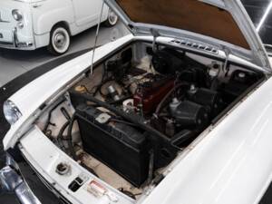 Bild 44/44 von MG MGB GT (1971)