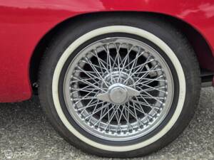 Image 13/44 of MG MGC (1969)