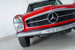 Image 16/35 of Mercedes-Benz 280 SL (1970)