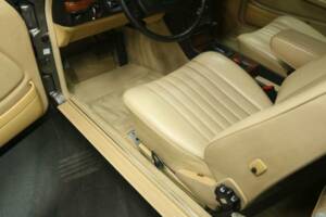 Image 13/30 of Mercedes-Benz 280 CE (1984)