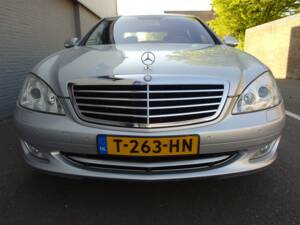 Image 7/98 of Mercedes-Benz S 500 L (2007)