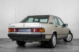 Image 44/50 of Mercedes-Benz 190 D (1986)