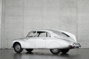 Image 12/50 of Tatra T 87 (1949)