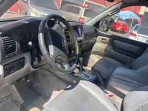 Image 11/28 of Toyota Land Cruiser J 100 V8 (2002)