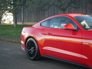 Image 10/33 de Ford Mustang GT 5.0 V8 (2022)