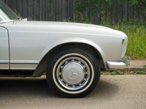 Image 3/15 of Mercedes-Benz 280 SL (1900)